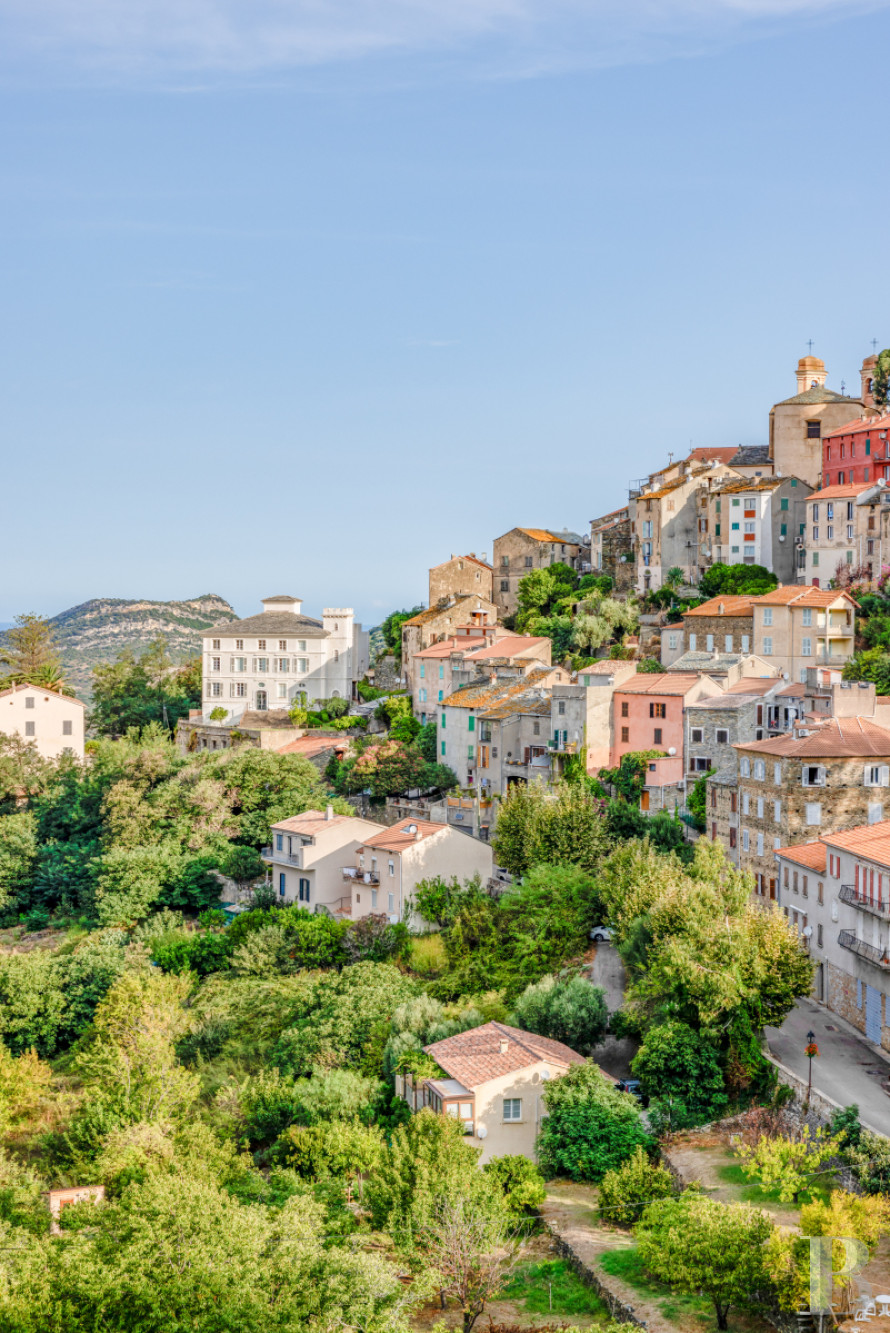 En Haute-Corse,  une villa du 19e siècle élevée en belvédère au cœur du village d’Oletta - photo  n°3